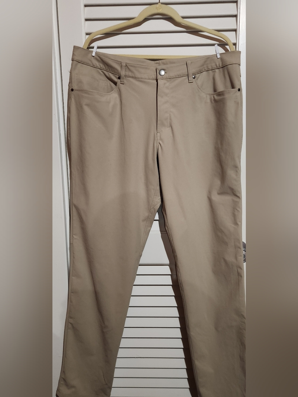 lululemon athletica Tan/Beige Active Pants - Size 38